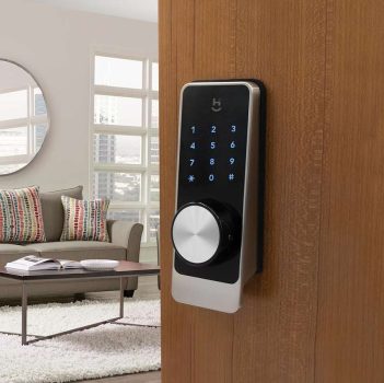 Fechadura Digital Inteligente Wifi Geonav com Alarme, Senhas Ilimitadas e Abertura Remota