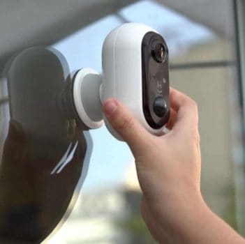 Hi by Geonav Câmera Inteligente Wi-Fi, Full HD 1080, Bateria, Branca, HISCBT, Compatível com Alexa Echo Show*