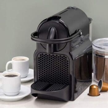 Cafeteira Nespresso Inissia Preta para Café Expresso - D40-BR-BK-NE4