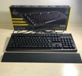 Teclado Mecânico Gamer Corsair K68 LED Vermelho Switch Cherry MX Red ABNT2 - CH-9102020-BR