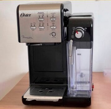 Cafeteira Espresso Oster, PrimaLatte, Preto, 110V