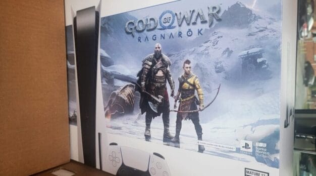 Console Playstation 5 + God of War Ragnarok