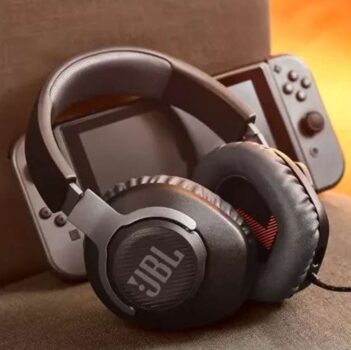Headset Gamer JBL Quantum 200 Over Ear Preto - JBLQUANTUM200BLK