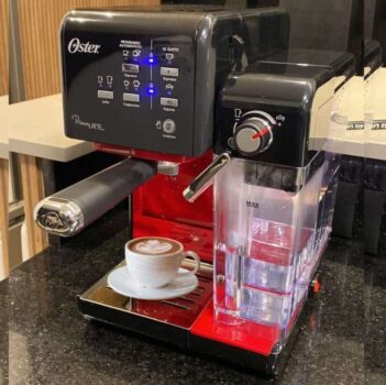 Oster, PrimaLatte II - Cafeteira Espresso, 127V, Vermelho