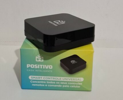 Smart Controle Universal Wi-Fi Positivo Casa Inteligente All-in-One Controle Pelo Celular ou Comando de Voz Infravermelho Rede 2.4 GHz Bivolt