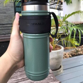 Stanley Caneca The Quadvac NeverLeak verde martelo, 473 ml