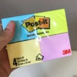 Blocos de Notas Adesivas Post-it Neon 4 cores - 4 Blocos de 38 mm x 50 mm - 100 folhas cada Variedade de cores