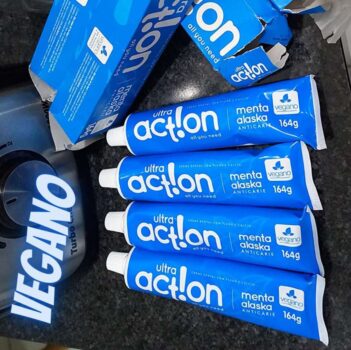 Creme Dental Vegano Menta Alaska com Flúor e Cálcio, Sem Parabenos, Sem Triclosan, Ultra Action, Azul