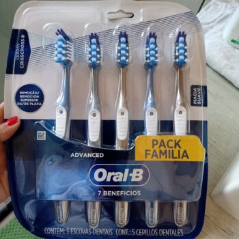 Escova Dental Oral-B Pro-Saúde 7 benefícios - 5 Unidades