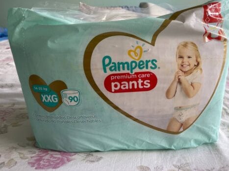 Fralda Pampers Pants Premium Care XXG 90 unidades. A embalagem pode variar