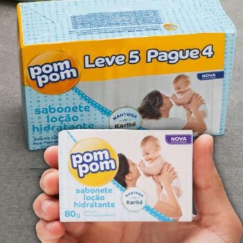 Kit Sabonete em Barra Pom Pom Loção Hidratante com 5 unidades de 70g cada