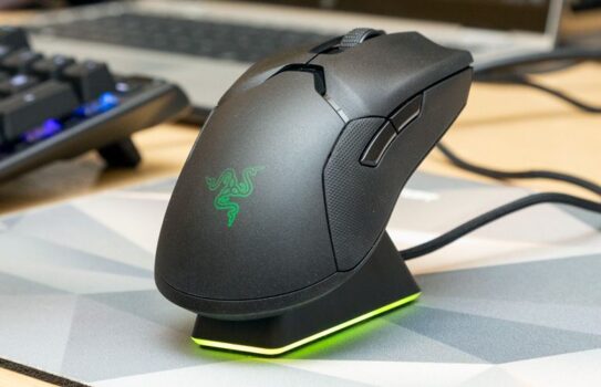 Mouse Sem Fio Gamer Razer Viper Ultimate, Chroma, com Dock, Optical Switch, 8 Botões, 20000DPI - RZ01-03050100-R3U1