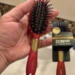 Conair Escova de cabelo Velvet Touch, tamanho médio - As cores podem variar