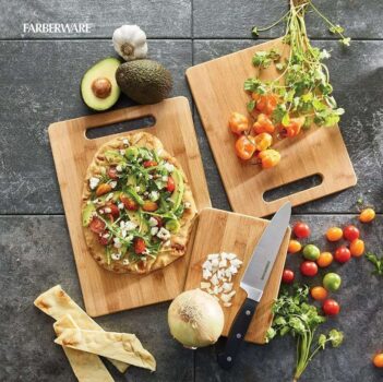 Farberware Conjunto de tábua de corte de bambu, conjunto de 3 tamanhos variados, natural