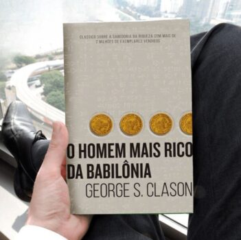 O homem mais rico da Babilônia Capa comum – Edição padrão - George S Clason