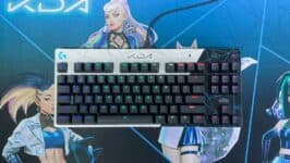 Teclado Mecânico Gamer Logitech G PRO K/DA Layout US, RGB, TKL, Cabo Destacável, GX Brown Tactile, Edição League of Legends KDA - 920-010074