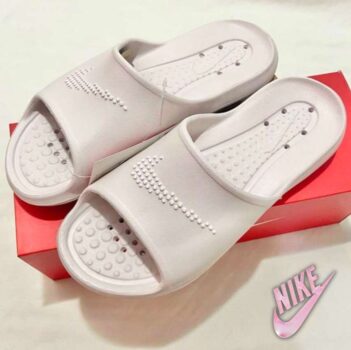 Chinelo Nike Victori One Feminino