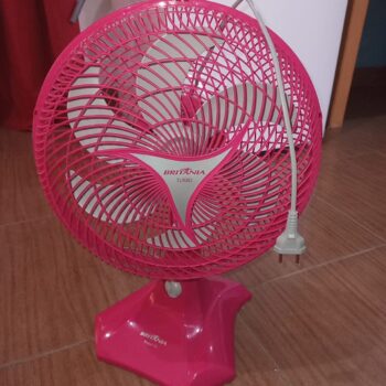Ventilador Britânia Protect 30, 127V, Rosa, 3 velocidades, Hélice de 6 pás, Potência 55W