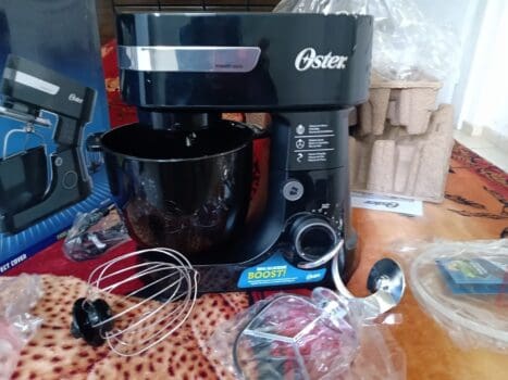 Batedeira Planetária Oster Black II, 110V, Preto, 800W, OBAT630