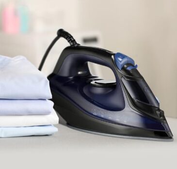 Ferro de Passar a Vapor Iron Glide Elgin Sistema corta-pingo Vapor Turbo Preto e Azul 1200W 127V