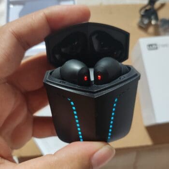Fone de ouvido Bluetooth 5.1 In-ear sem fio Gamer WB Sentinel TWS Preto com luzes de LED, modo jogo, som 360° e Super Bass, 20 horas de bateria, proteção IPX4 e controle sensível ao toque