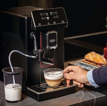 CAF ESPRESSO AUT MAGENTA MILK 127 V