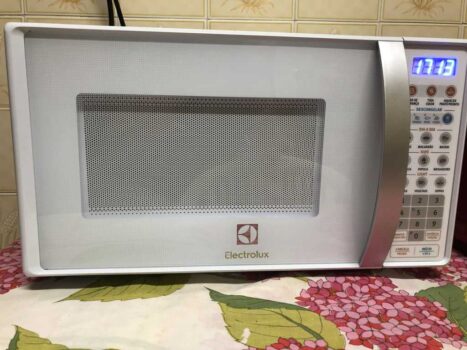 Electrolux Micro-Ondas com Função Tira Odor (MTO30), Branco, 20 Litros, 127V