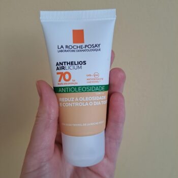 La Roche-Posay, Anthelios Airlicium, Protetor Solar Facial Antioleosidade com Cor, Efeito Matte, Toque limpo, Ação anti-transferência da cor, Cobertura das imperfeições, Textura Gel Creme, FPS70, 40g