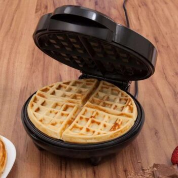 Waffle Mondial Pratic 1200W GW-01