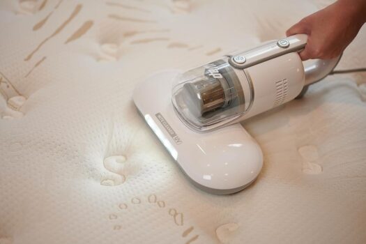 Aspirador de Pó Antiácaro WAP MITE CLEANER UV Portátil 3 em 1 Aspira e Vibra com Luz Ultravioleta Germicida 220V