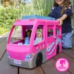 Barbie Estate Conjunto de Brinquedo Trailer dos Sonhos com 7 áreas de brincadeiras e mais de 60 peças, para crianças a partir de 3 anos