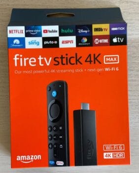 Amazon MAX Fire TV Stick 4K Max B08MQZXN1X 3ª geração controle de voz 8GB preto com 2GB de memória RAM