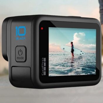 Câmera GoPro HERO10 Black à Prova com LCD Frontal, Vídeos 5.3K 60, Fotos 23MP, Chip GP2, HyperSmooth 4.0, Live Streaming 1080p, Webcam, Conexão Nuvem, Preta