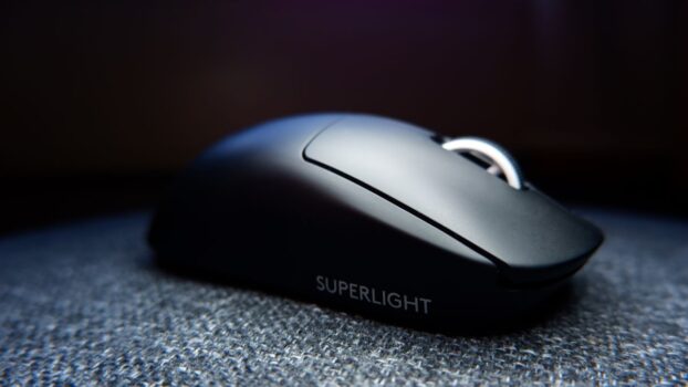 Mouse Sem Fio Gamer Logitech G PRO X Superlight, Lightspeed, 25000 DPI, 5 Botões, Preto - 910-005879