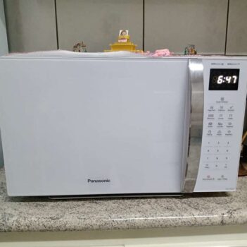 MICRO-ONDAS PANASONIC 34LT NN-ST65LWRUK 900W 220V BRANCO (AM)