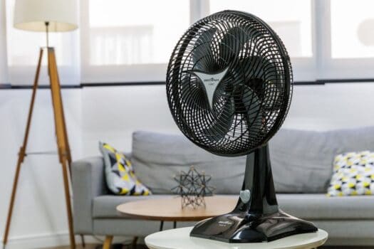 Ventilador De Mesa Protect 30 Turbo 6 Pás Preto Britânia