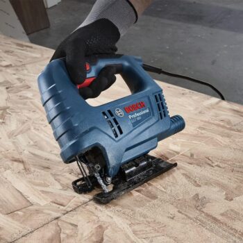 Serra tico-tico Bosch GST 680 500W 220V, 1 lâmina e protetor anti-farpas