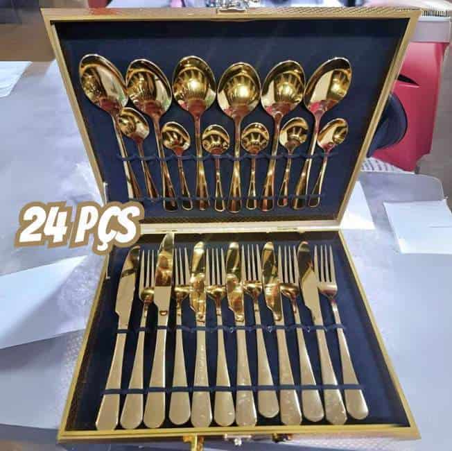 Jogo De Faqueiro Com Maleta Talher Luxo Dourado Em Inox 24pç