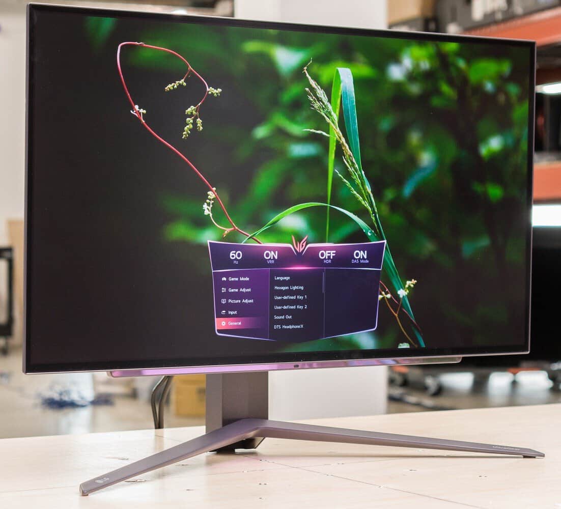 Monitor Gamer LG UltraGear 27" QHD OLED, 240Hz, 0.03ms, HDMI e DisplayPort, AMD FreeSync Premium, NVIDIA G-SYNC, HDR10 - 27GR95QE-B