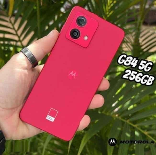 Smartphone Moto G84 5G 256GB 8GB RAM Viva Magenta