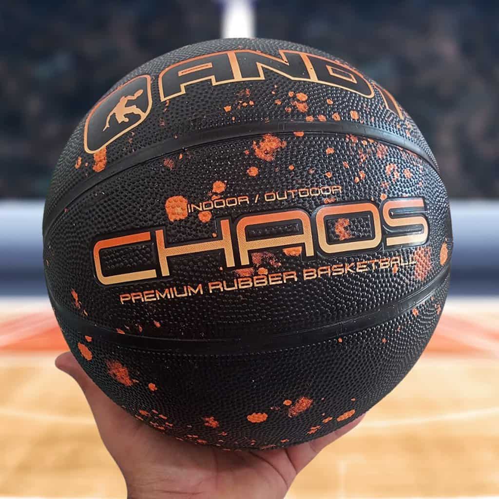 AND1 Chaos Basketball: Basquete de borracha oficial tamanho 7 (75 cm) - Construção de canal profundo streetball, feito para jogos de basquete internos e externos