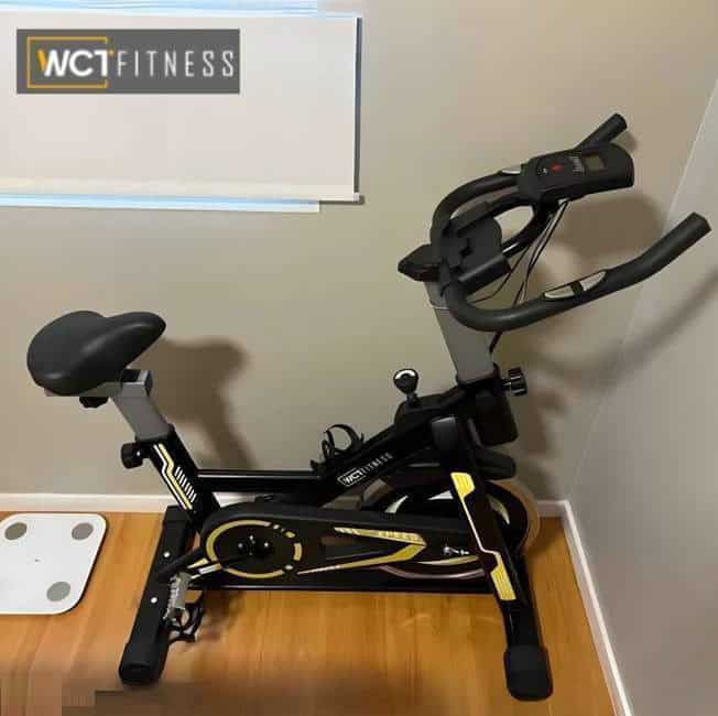 Bicicleta Spinning Com Roda De Inércia De 13kg Wct Fitness Cor Preto