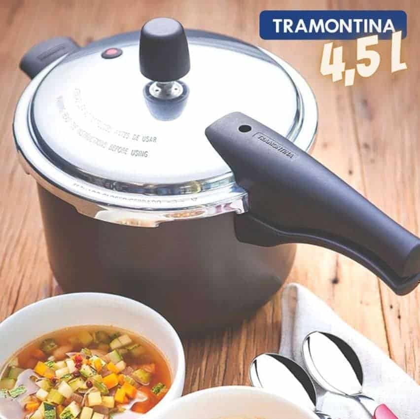 Panela de Pressão Tramontina Vancouver Effect em Alumínio com Revestimento Interno e Externo Antiaderente Starflon Max Grafite 20 cm 4,5 L Preto