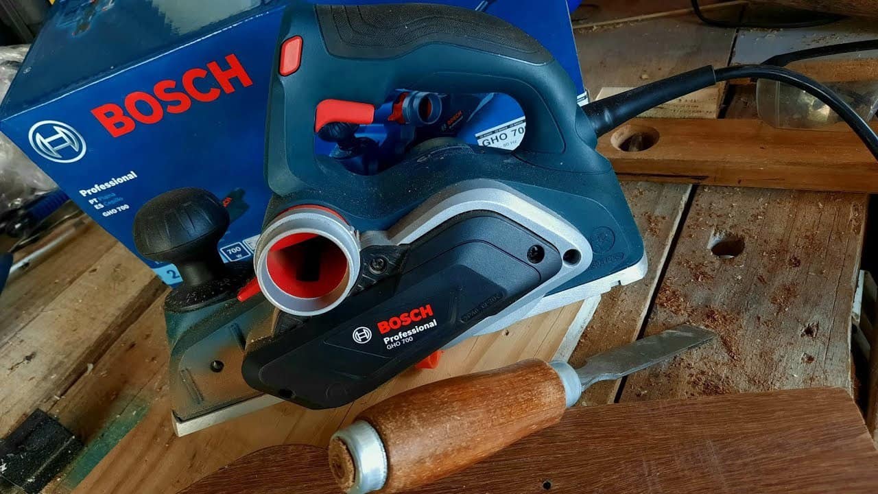 Bosch Plaina Gho 700 Com 700W 220V Com 2 Lâminas E Saco Coletor