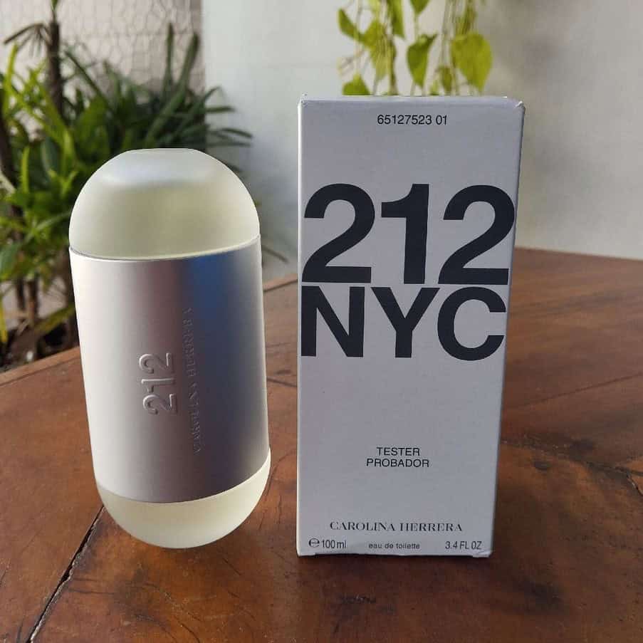 Carolina Herrera 212 NYC NYC Tradicional EDT 100ml para feminino