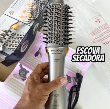 Escova Secadora Britânia Bes33sd Compact 4 Em 1 Bivolt 1300w Cor Prata e dourado 110V/220V