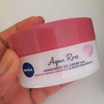 NIVEA Creme Facial Hidratante em Gel Aqua Rose 50ml - Com Ácido Hialurônico e Água de Rosas orgânica, este hidratante em gel de rápida absorção hidrata a pele por 48 horas