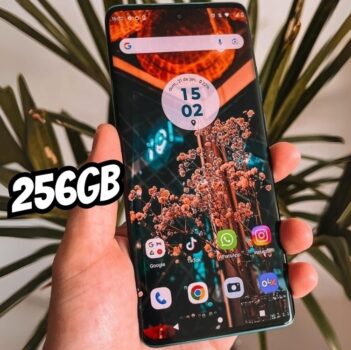 Smartphone Motorola Edge 40 Neo 256GB Black Beauty 5G 8GB RAM 6,55" Câm. Dupla + Selfie 32MP Dual Chip