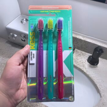 KESS Pack com 3 Escovas Dentais Pro Extra Macias