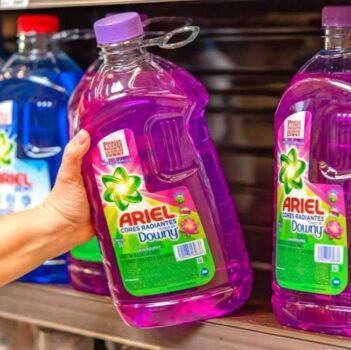 Sabão Líquido Ariel Cores Radiantes Toque de Downy 3L